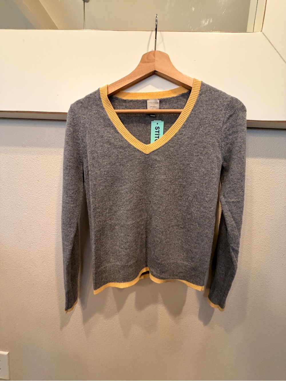 Nouveaux 100% Cashmere V-Neck Contrast-Trim Sweater in Gray and Yellow